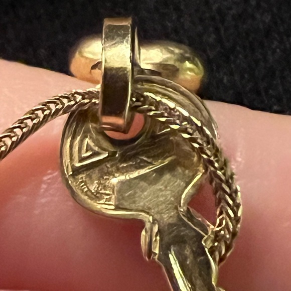 18k solid yellow Gold Heart and Key Pendant Necklace - Picture 11 of 11